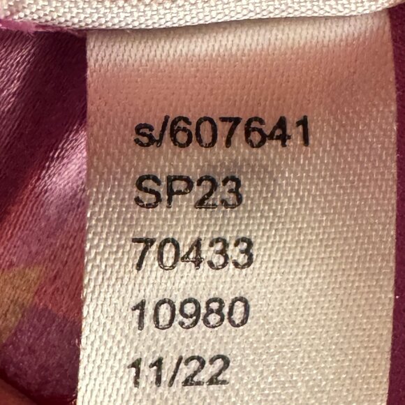 Ann Taylor Square Neck FLutter Sleeve Lavendar & Red Floral Blouse Size M - Picture 7 of 8